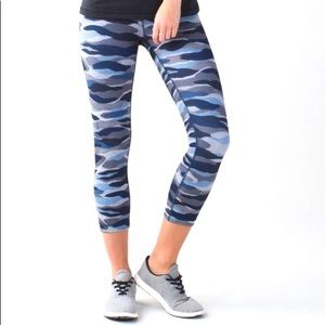 lululemon blue camo leggings (size 2)